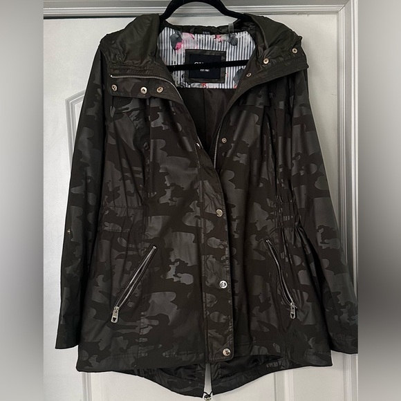 Guess Anorak Jacket - Picture 3 of 8